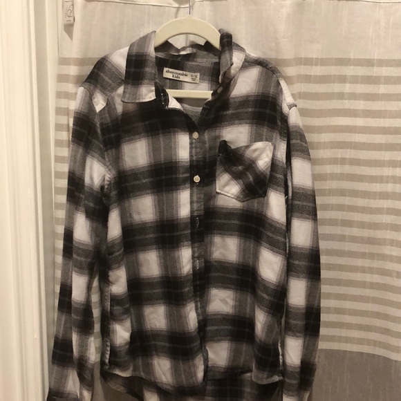A&F Kids: Black and White Plaid Flannel - Picture 1 of 2